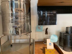 沖縄そばエイブンのお茶