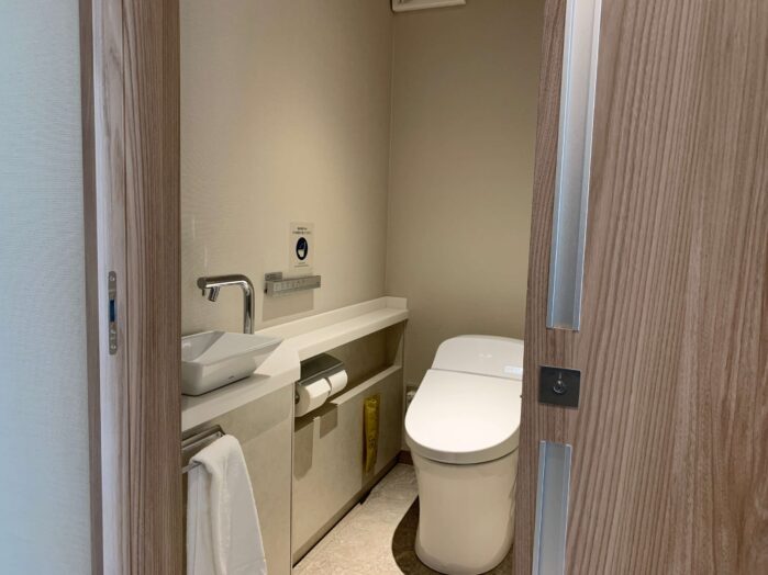 ルネッサンス・オキナワ・リゾートのデラックスツインのお部屋のトイレ