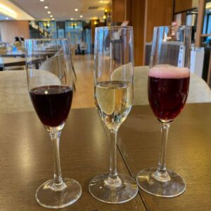 フォーポイントバイシェラトン函館の朝食のボジョレー!