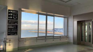 フォーポイントバイシェラトン名古屋中部国際空港まで、空港から徒歩で行く場合。