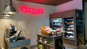 フォーポイントバイシェラトン名古屋中部国際空港の1階には売店もありました。