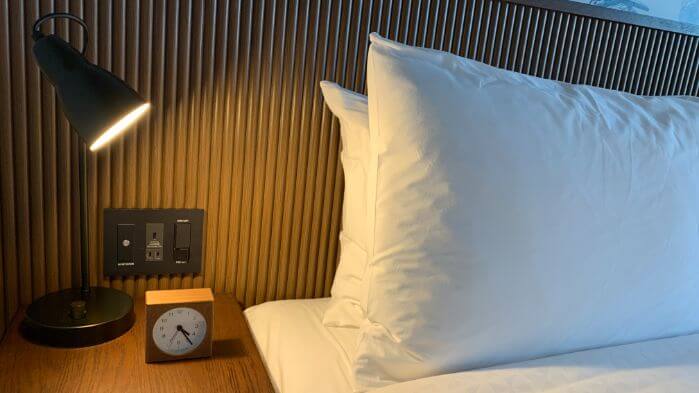 フォーポイントバイシェラトン名古屋中部国際空港の客室の枕です。