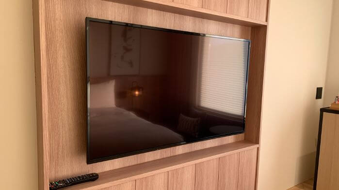 フェアフィールドバイマリオット岐阜清流里山公園の客室内のテレビ。