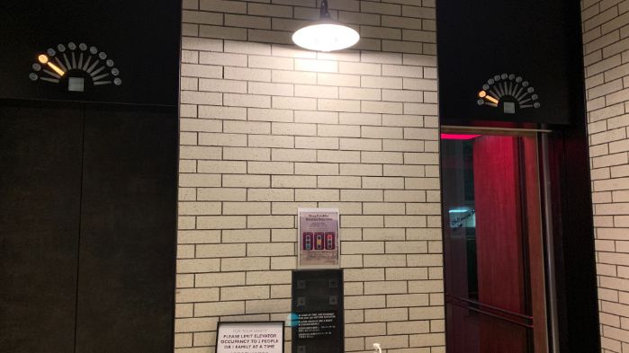 モクシー大阪本町のエレベーター前です。