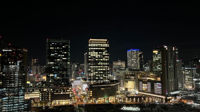 W大阪マーベラススイート客室からの夜景