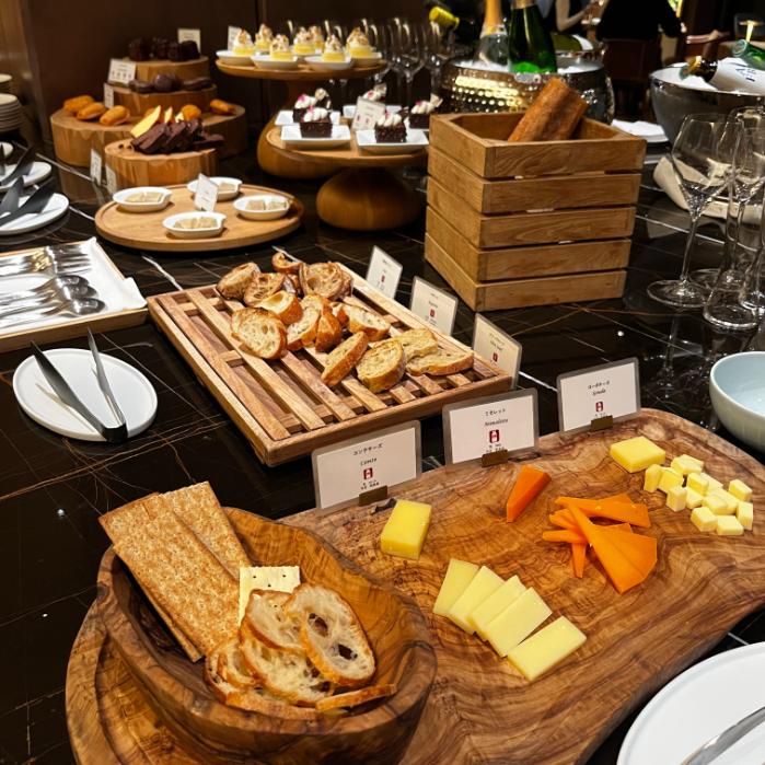 リッツカールトン福岡｜ディナー前のオードブルとカクテルドリンク