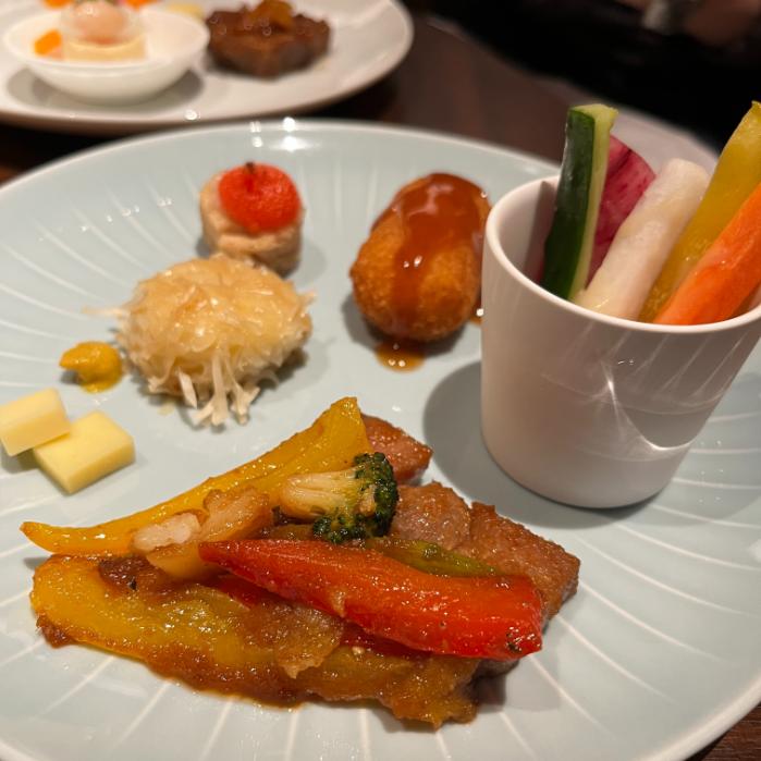 リッツカールトン福岡｜ディナー前のオードブルとカクテルドリンク